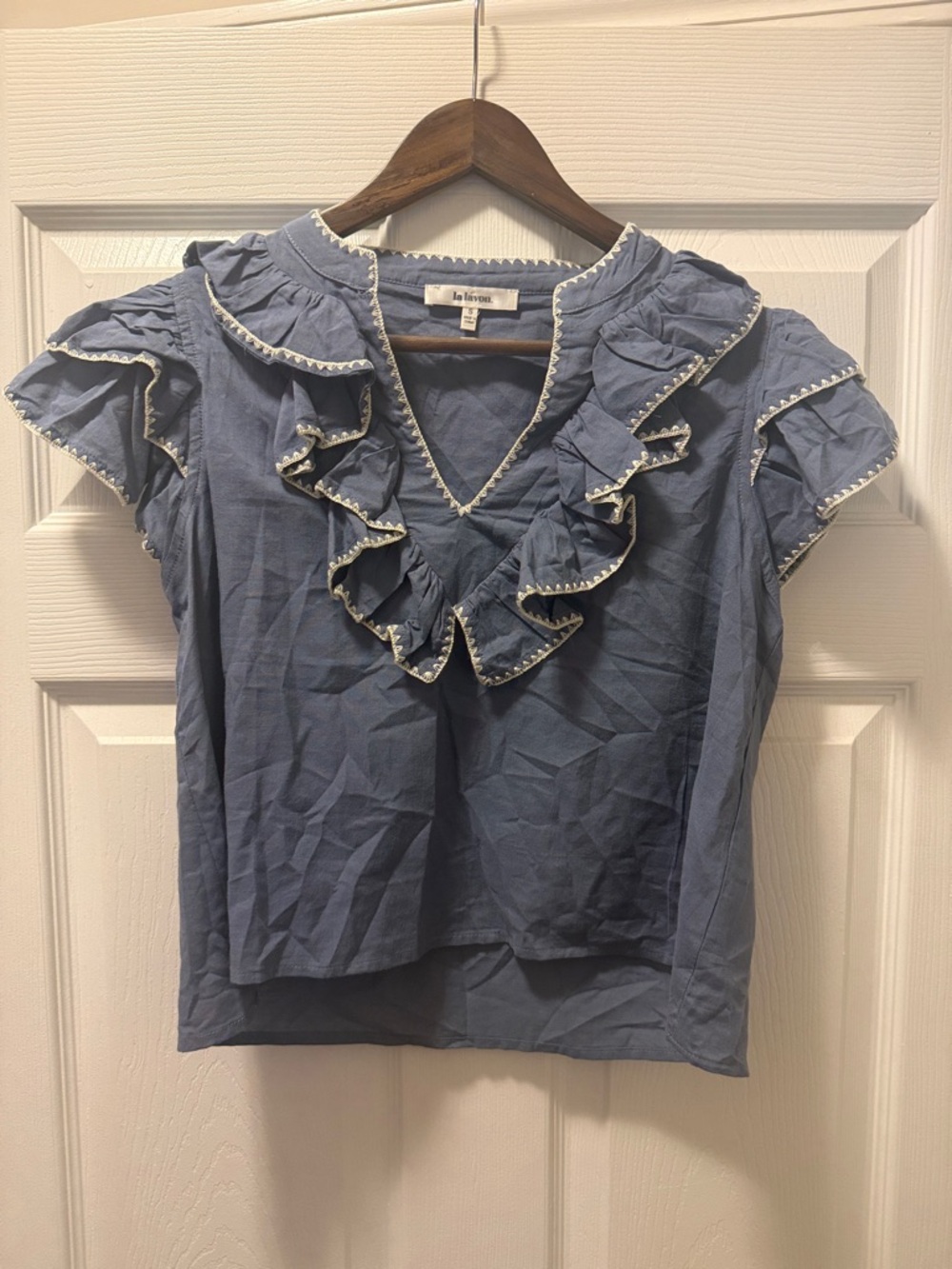 La Lavon Dusty Blue Ruffle V-Neck Blouse with Cream embroidered Trim EUC